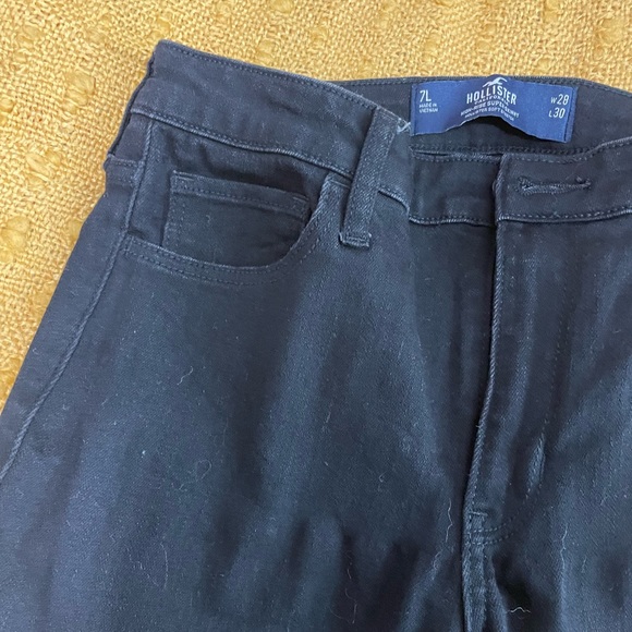 Hollister Black High-Rise Super Skinny Jeans - Picture 8 of 9